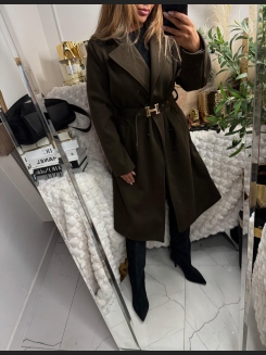 Elegancki płaszcz damski w kolorze mlecznej czekolady w jodełkę